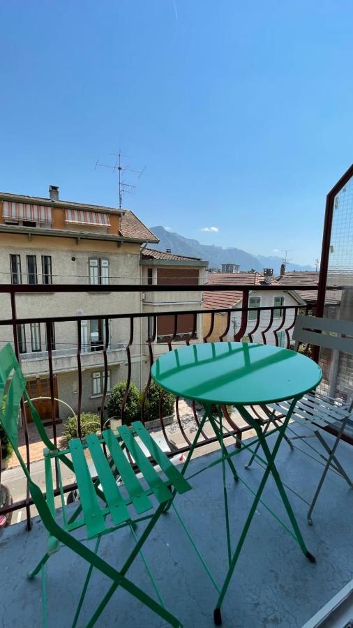Le Bout Du Lac Studio Renove Avec Balcon Et Vue Sur La Montagne Annecy Eksteriør billede